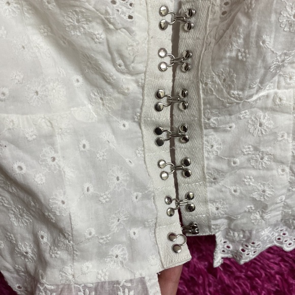 Princess Polly size 6 white lace crop top - Picture 4 of 5
